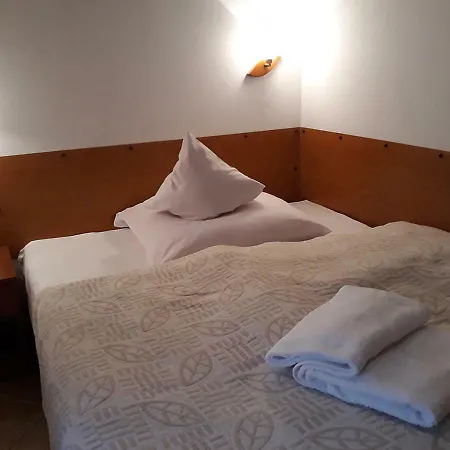 Maggie ホームステイ シュチルク